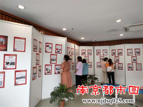 20211003国庆长假觅书香 图书馆里人气旺595.png