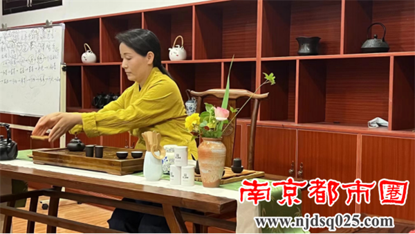 20220529句容市图书馆举办公益茶文化培训课351.png
