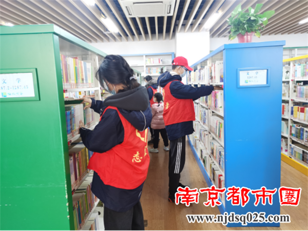 20230131向阳花志愿队走进图书馆 挥洒青春绽放风采489.png