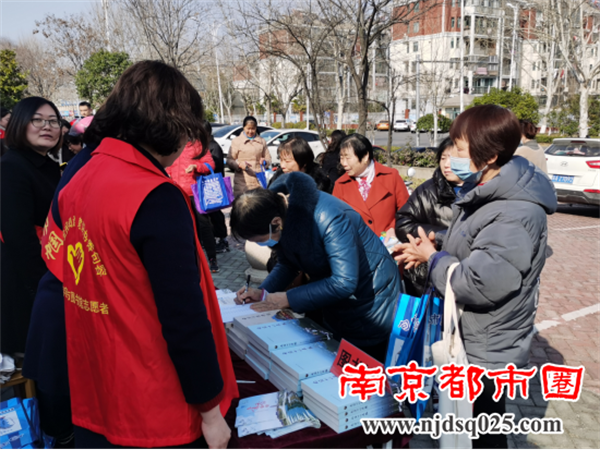 20230302学习雷锋精神，传递榜样力量——句容市图书馆巾帼文明志愿服务队在行动395.png