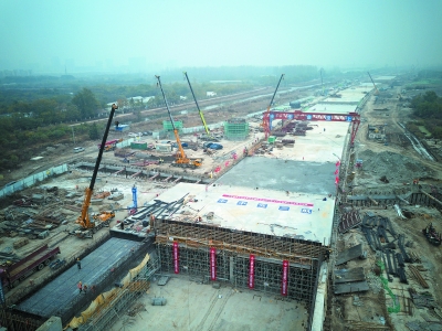 紫创路隧道主体结构完工