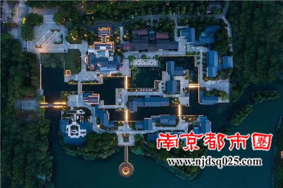 走进常熟尚湖花间府烟波里酒店仿佛住进了梦幻的江南仙境。.jpg