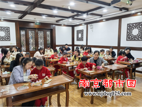20250512句容市图书馆开展“母爱如诗·雅韵传情”主题活动733.png