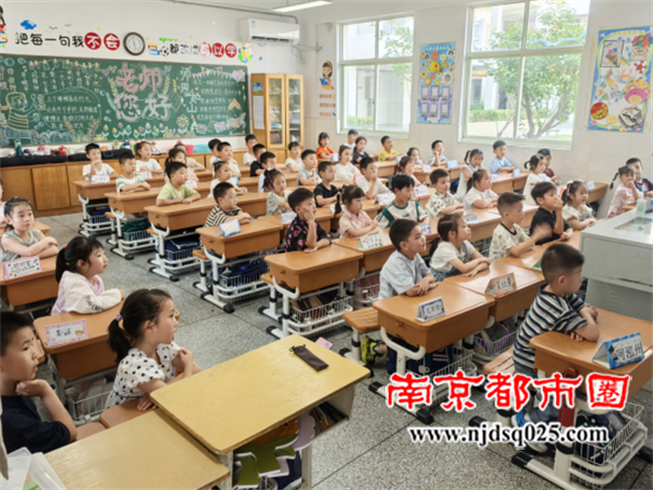 20250919非遗进校园 团扇绘美好655.png