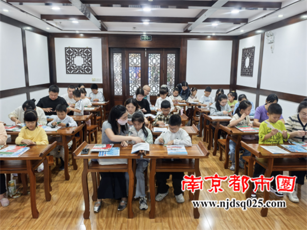 20250922句容市图书馆开展“大国重器——破冰巨兽 征服极地”科普活动663.png